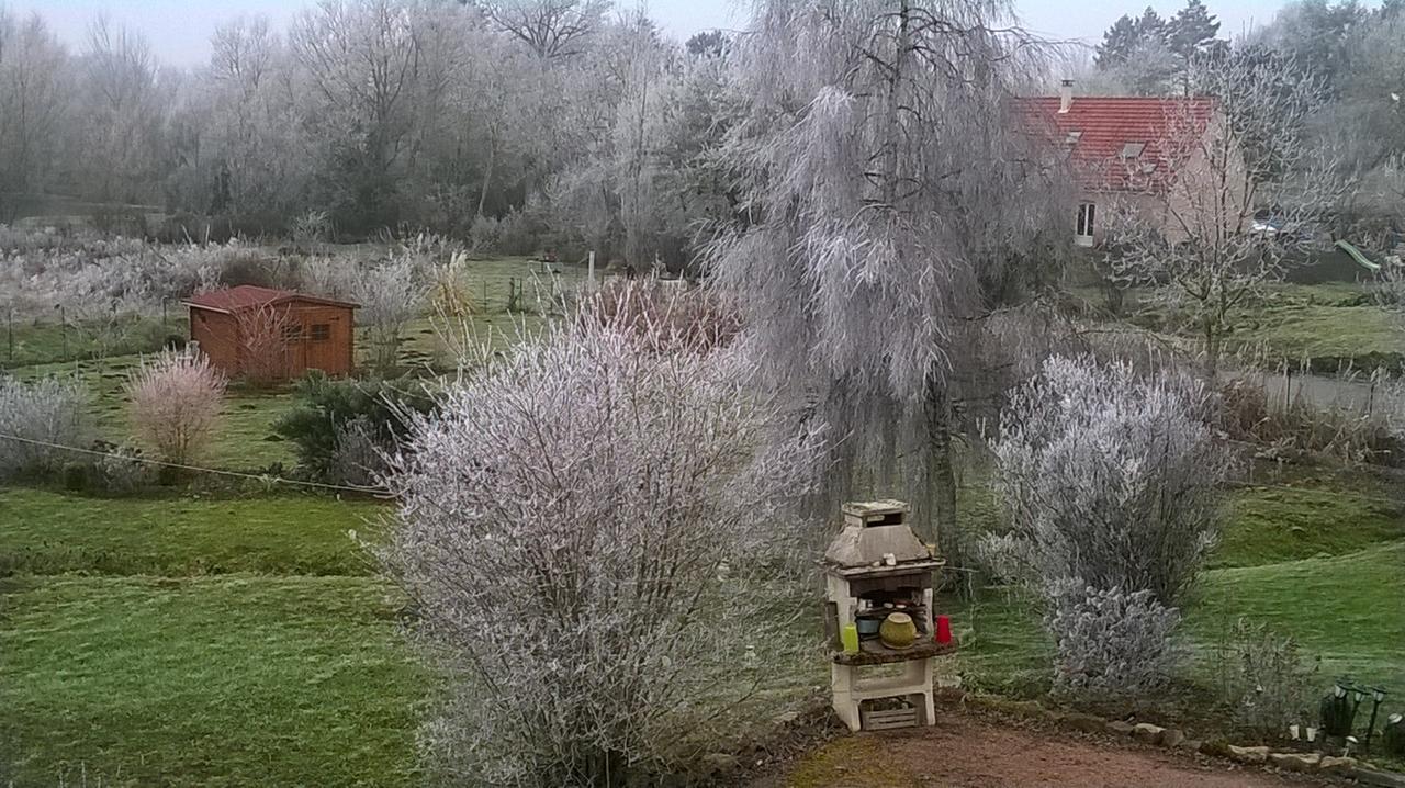 Essey Au Rendez Vous De L'Auxois B&B المظهر الخارجي الصورة
