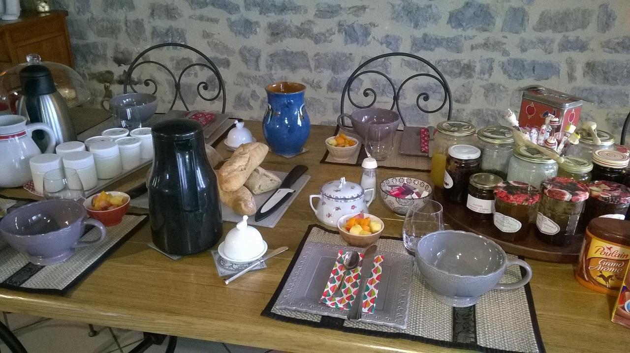 Essey Au Rendez Vous De L'Auxois B&B المظهر الخارجي الصورة