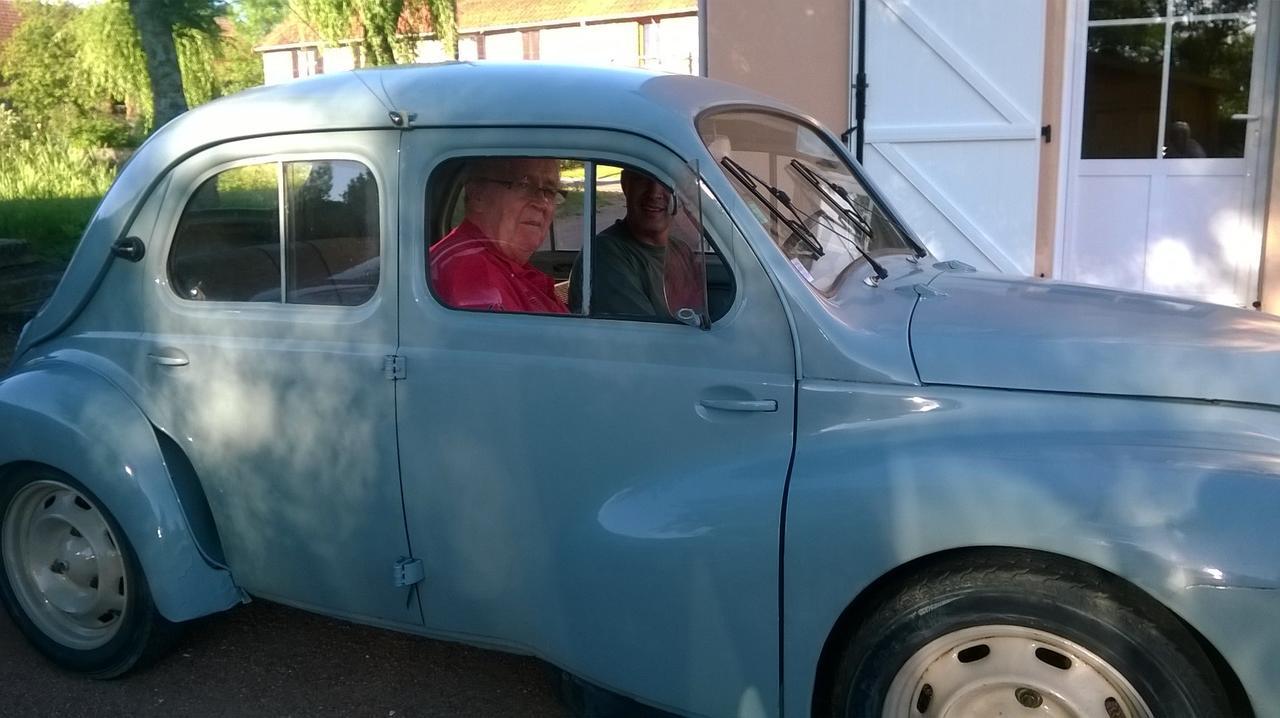 Essey Au Rendez Vous De L'Auxois B&B المظهر الخارجي الصورة